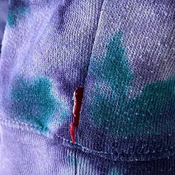 Levi’s Crewneck - Picture 3 of 3